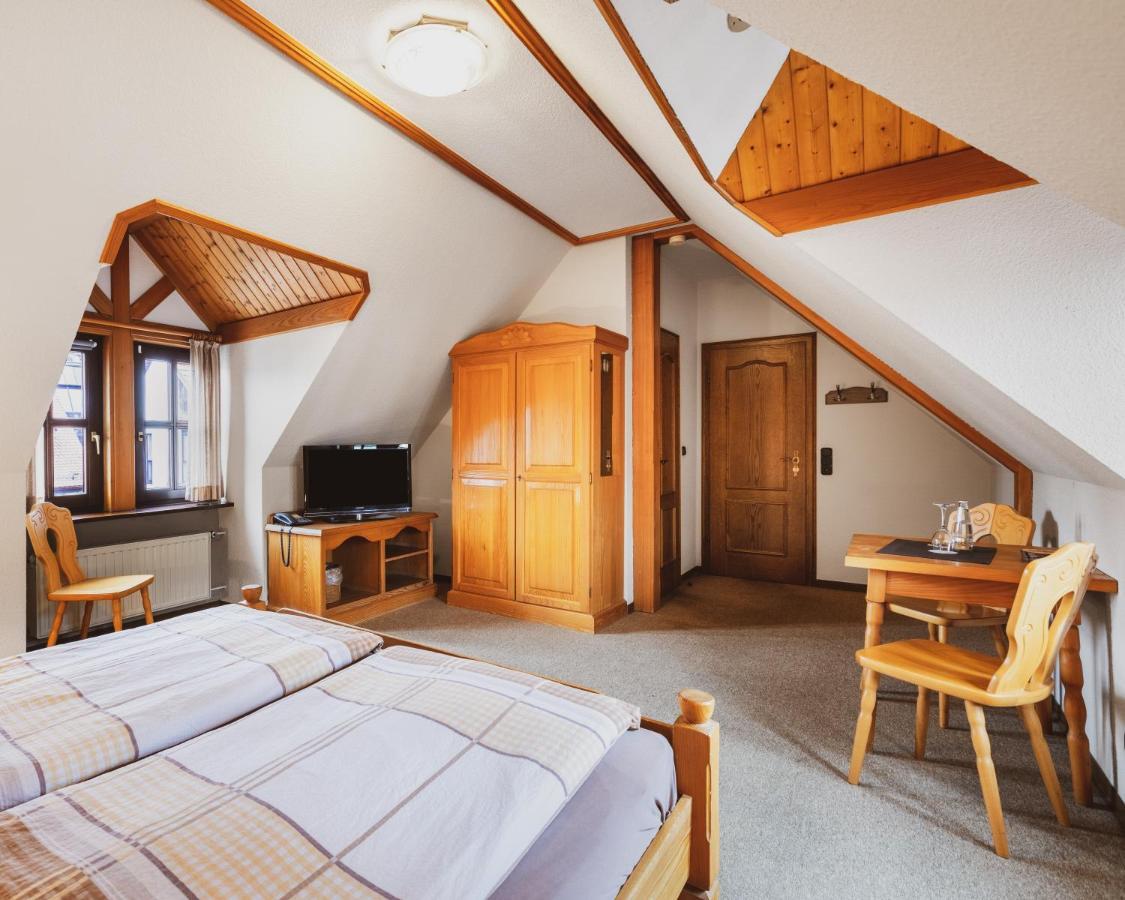 Fremden- Und Monteurzimmer "Zum Ochsen" Flieden Extérieur photo