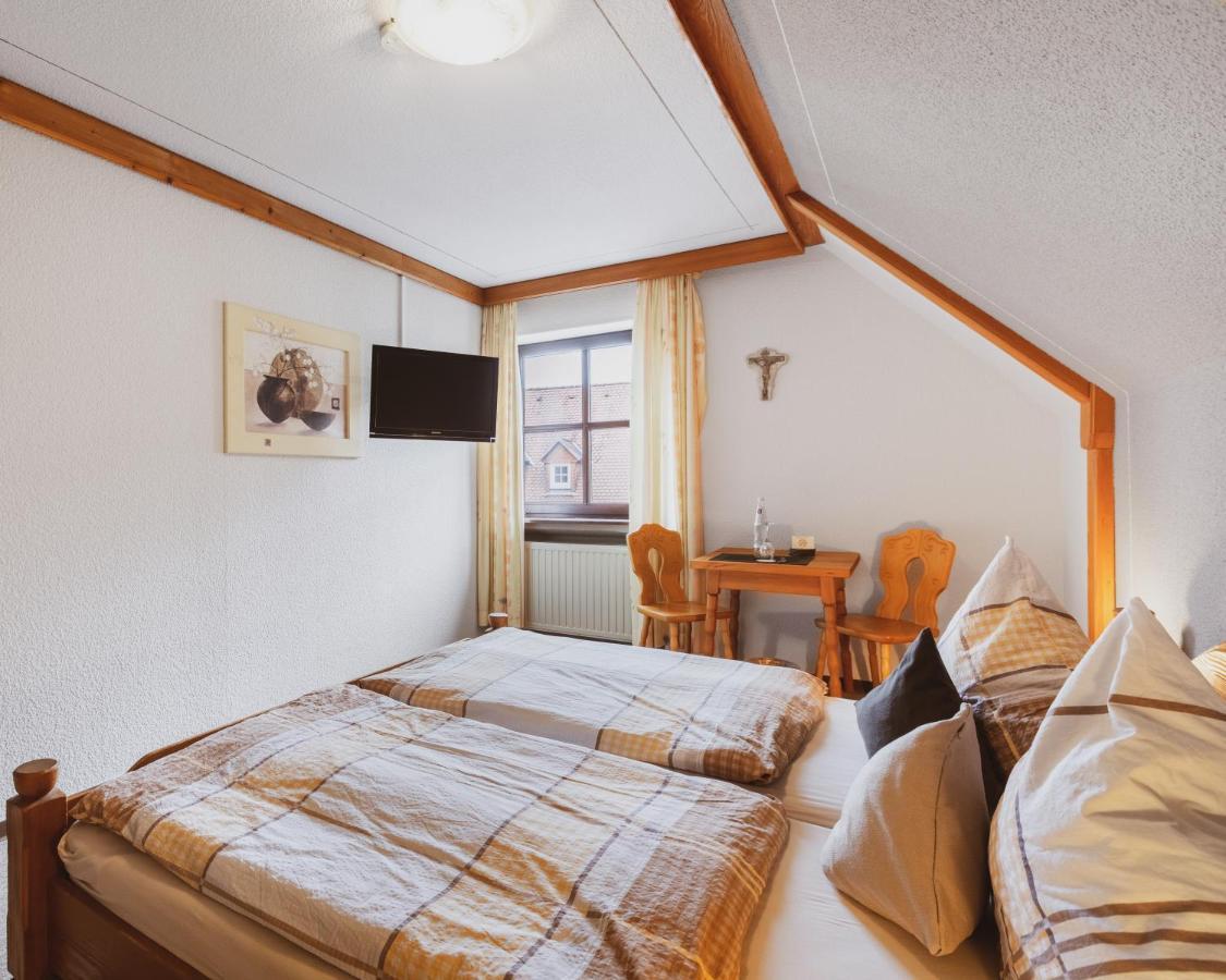 Fremden- Und Monteurzimmer "Zum Ochsen" Flieden Extérieur photo